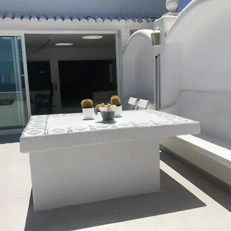Casa Del Mar With Large Sun Terrace Facing The Sea, Luxury Appartement Los Realejos