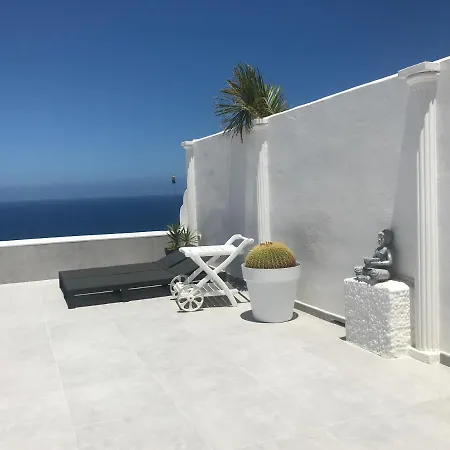 Casa Del Mar With Large Sun Terrace Facing The Sea, Luxury Appartement *