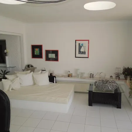 Casa Del Mar With Large Sun Terrace Facing The Sea, Luxury Appartement