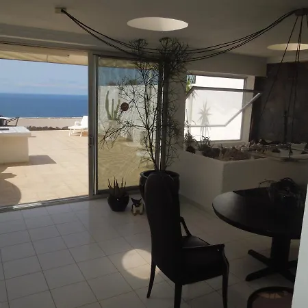 Casa Del Mar With Large Sun Terrace Facing The Sea, Luxury Appartement *