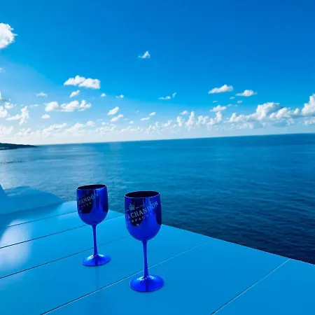Casa Del Mar With Large Sun Terrace Facing The Sea, Luxury Appartement *