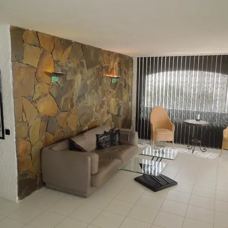 Casa Del Mar With Large Sun Terrace Facing The Sea, Luxury Apartamento